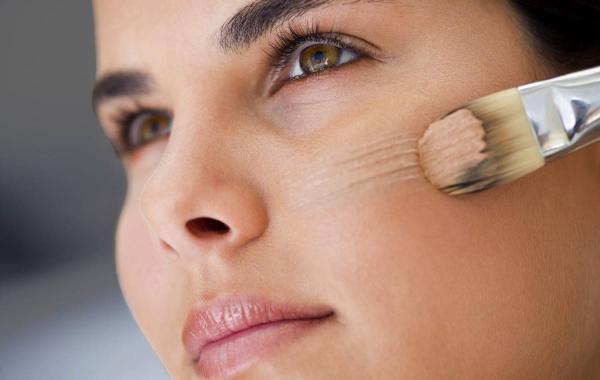 علت ماسیدن کرم پودر روی صورت چیست؟ دلیل ماسیدن کرم پودر روی صورت چیست؟